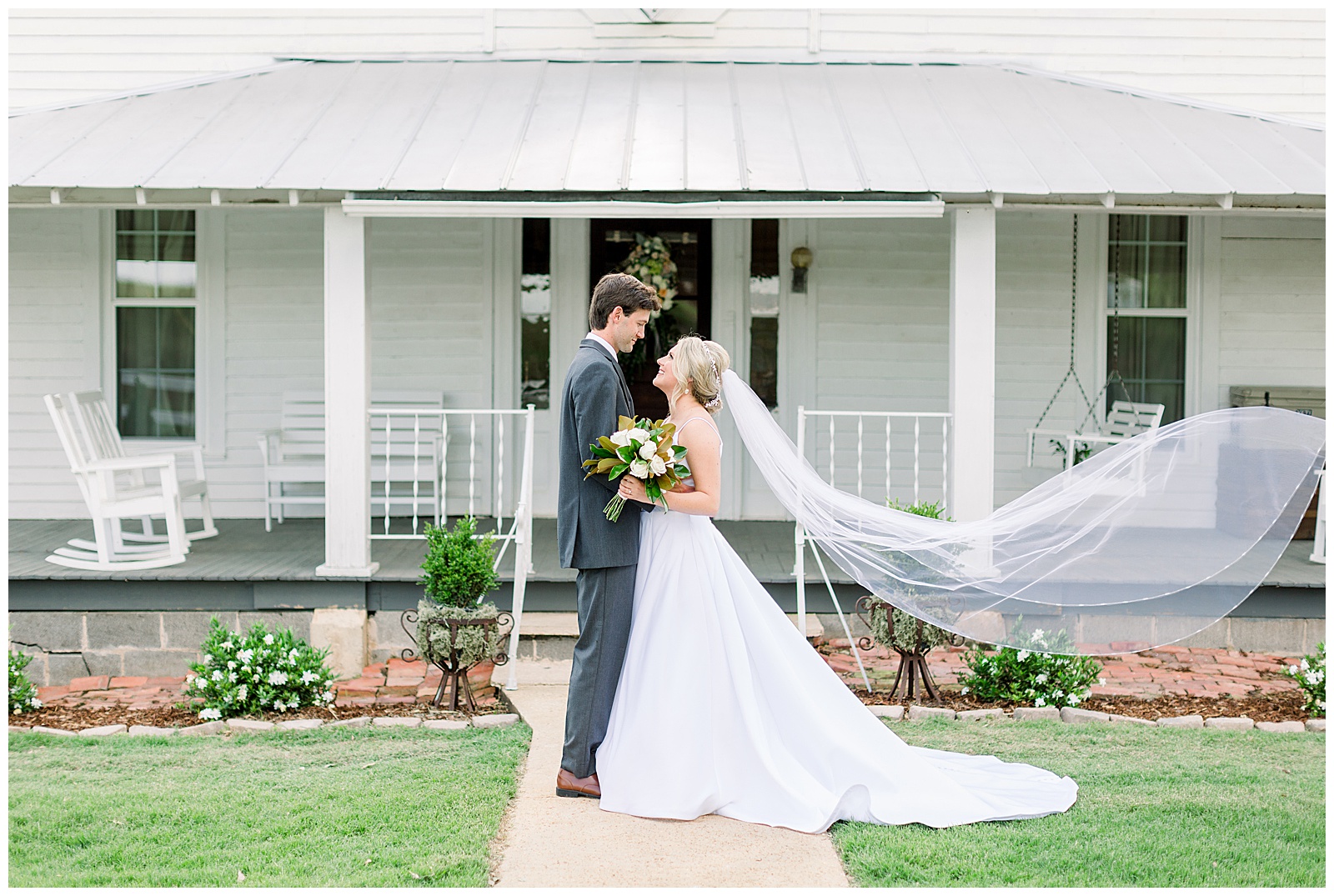 KelseyThomas_Bride&Groom_039_Tuscaloosa-Wedding-Birmingham-Alabama-Wedding-Photographers-Abby-Bates-Photography.jpg