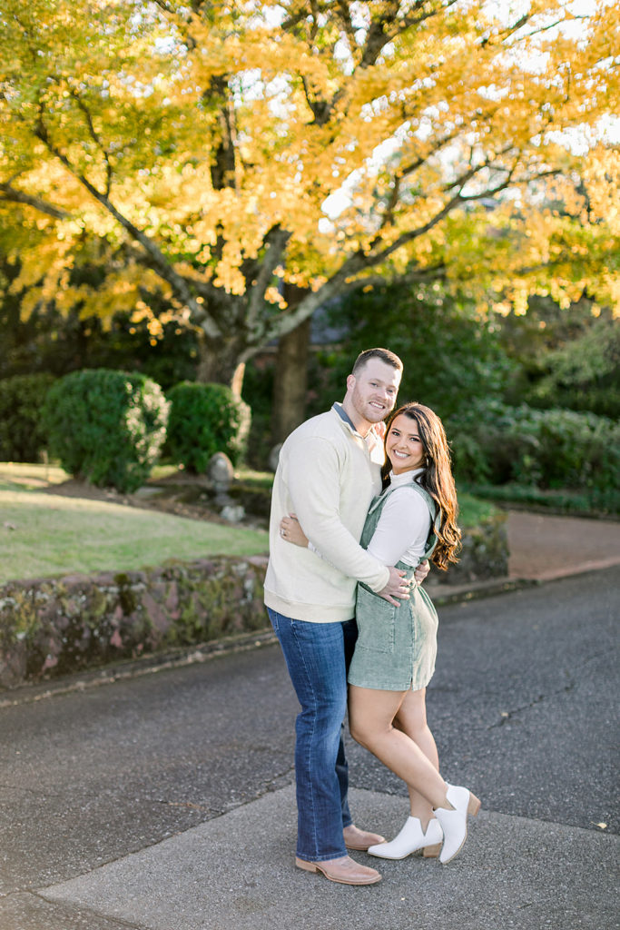 Engagement-Session-Outfit-Ideas-Photography-Planning-Wedding